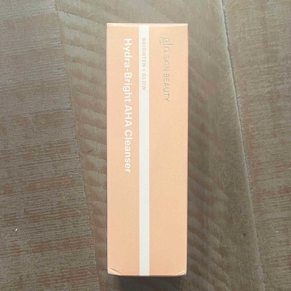 Glo Skin Beauty Hydra-Bright AHA Cleanser - Soft Peach